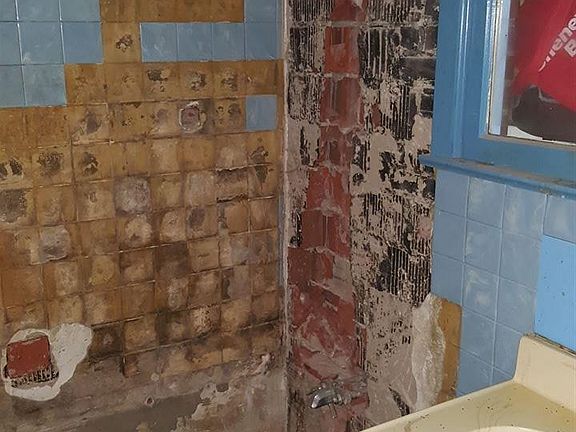 5th image of 104 W Lenox St