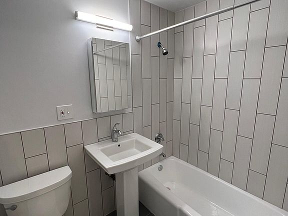 5th image of 15 Leicester St APT H