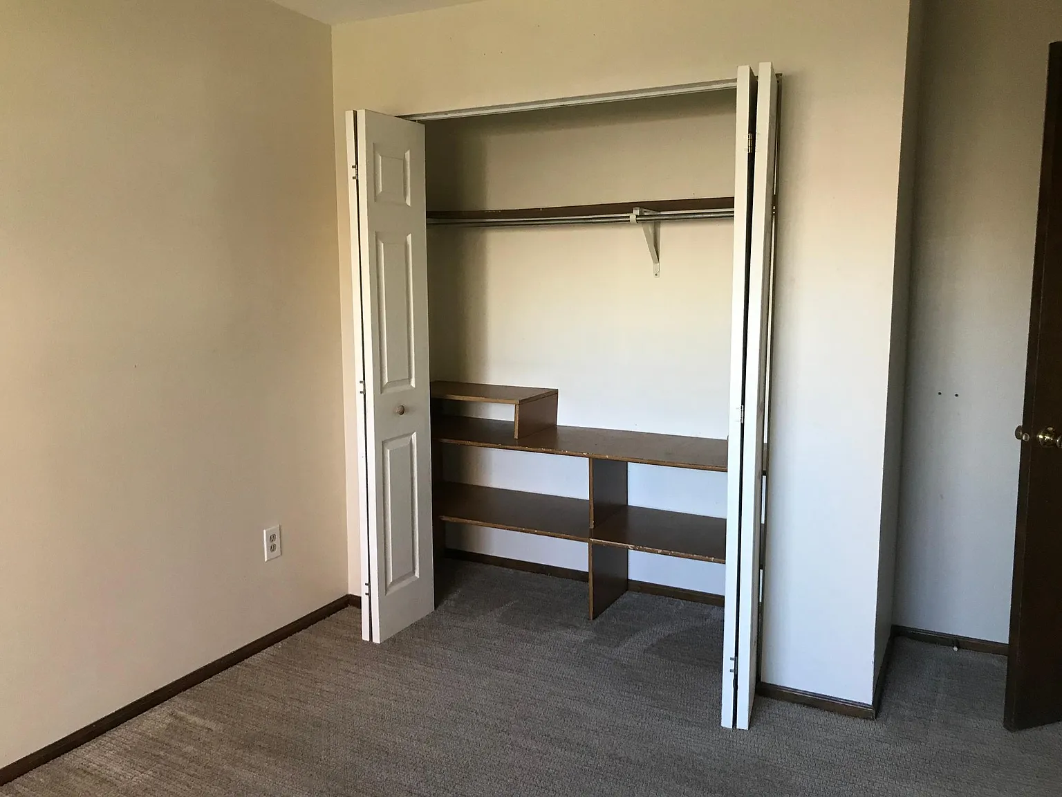 4 bed, 1800 sqft, $2,500 — Photo 4