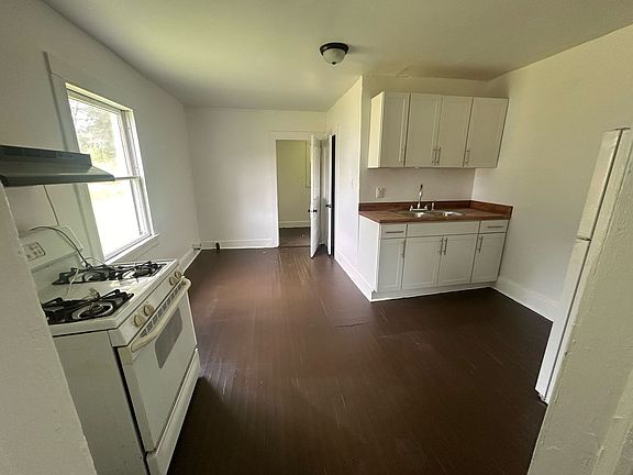 2nd image of 372 & 374 Chatelaine Ave