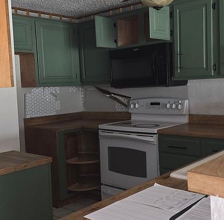 3rd image of 431 Dahlia St