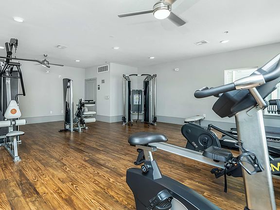 State-of-the-Art Fitness Center at The Broadway in Houston, TX