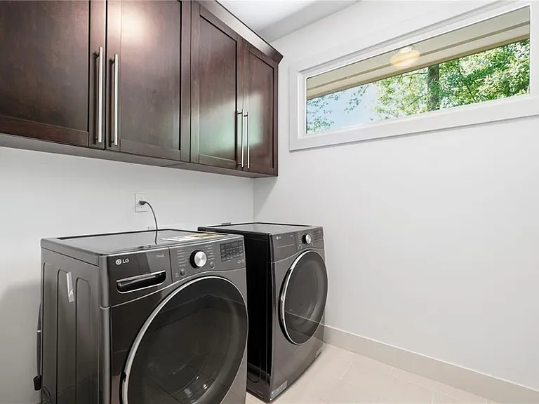 4373 Wieuca Rd NE — Photo 24