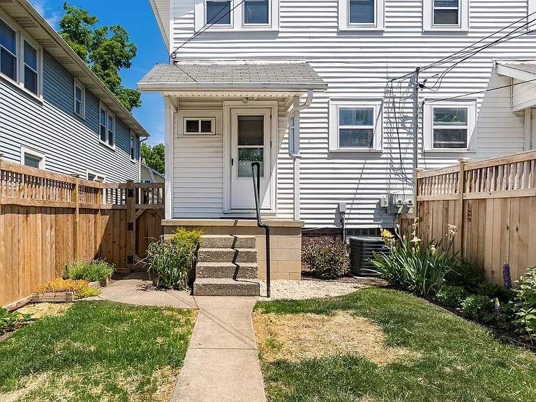 41 W California Ave — Photo 40