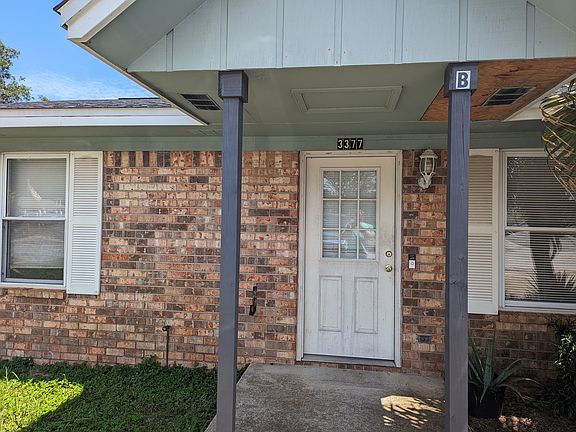 2nd image of 3377 Greenbriar Cir