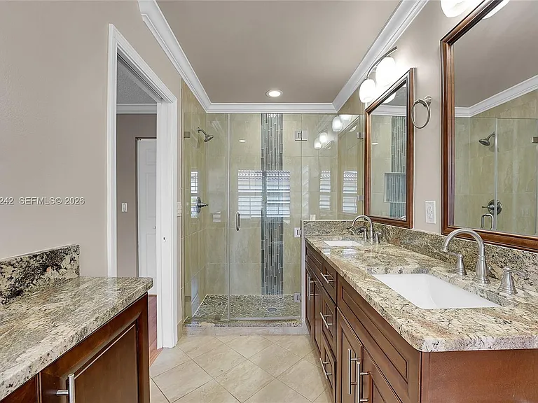1905 Capeside Cir — Photo 13