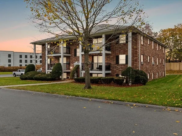 6 Walker Rd APT 2, North Andover, MA 01845