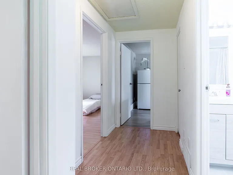 232 Cedarwoods Cres — Photo 11
