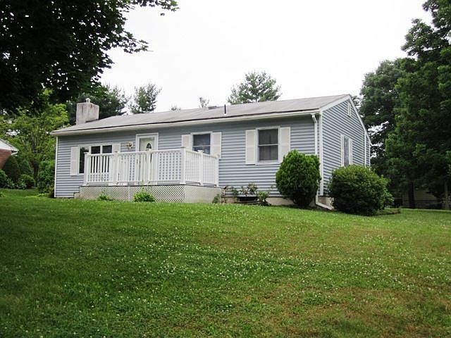 809 Maple Front