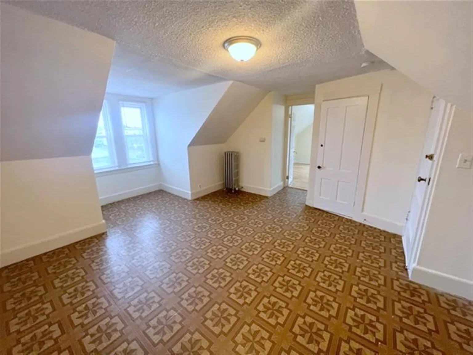 2 bed, 700 sqft, $2,600 — Photo 2