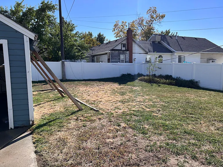 324 E 100 N — Photo 52