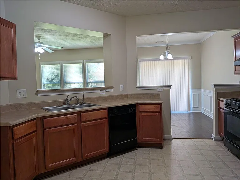 4624 Windale Dr — Photo 11