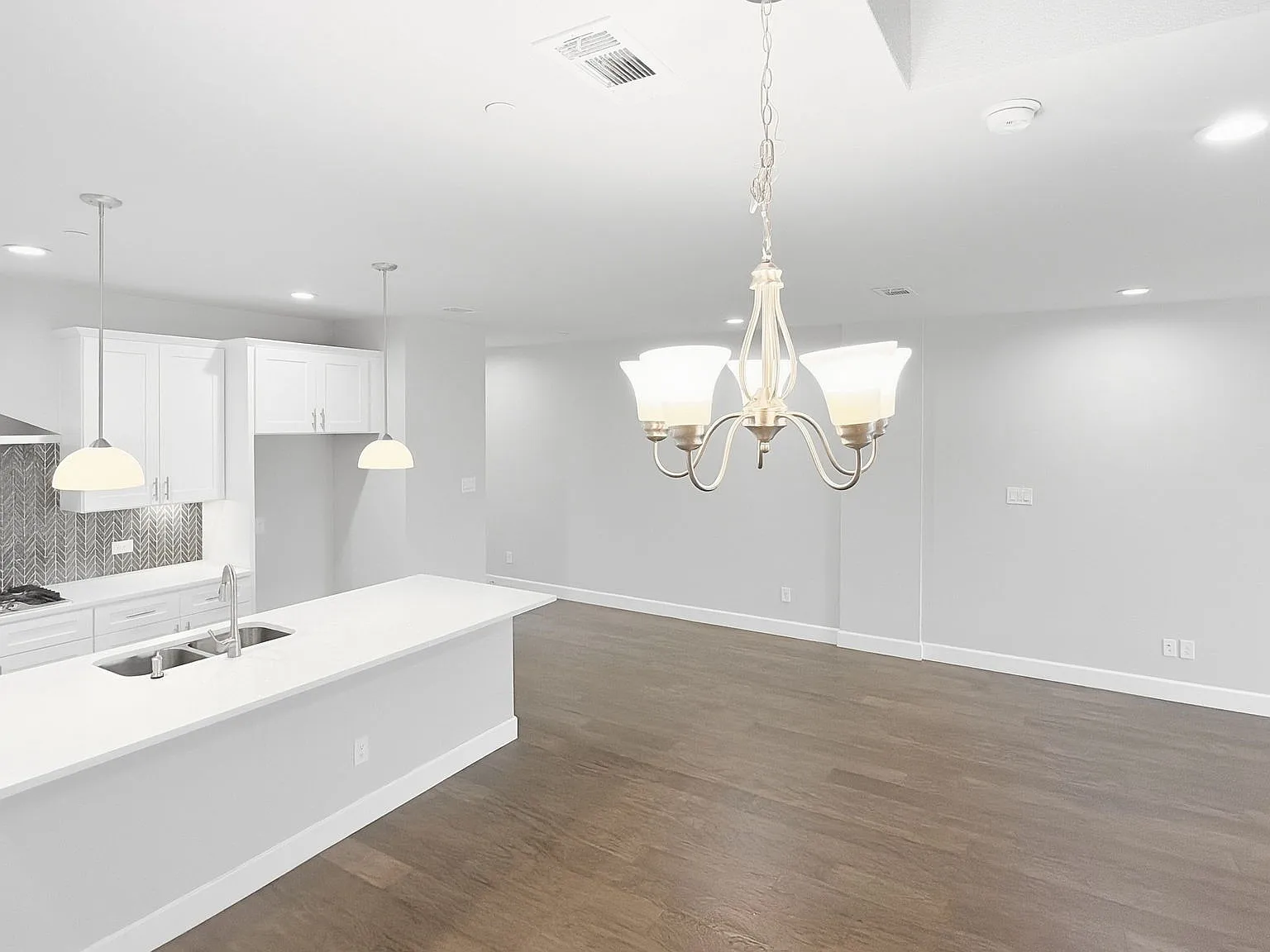 3 bed, 2.5 bath, 1998 sqft, $2,950 — Photo 2