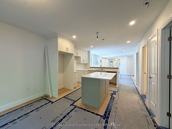 4th image of 615 Hilker St