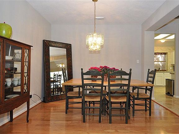 3rd image of 1707 Mills Creek Ct