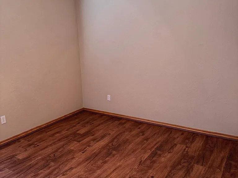 1712 Riviera Ln — Photo 9