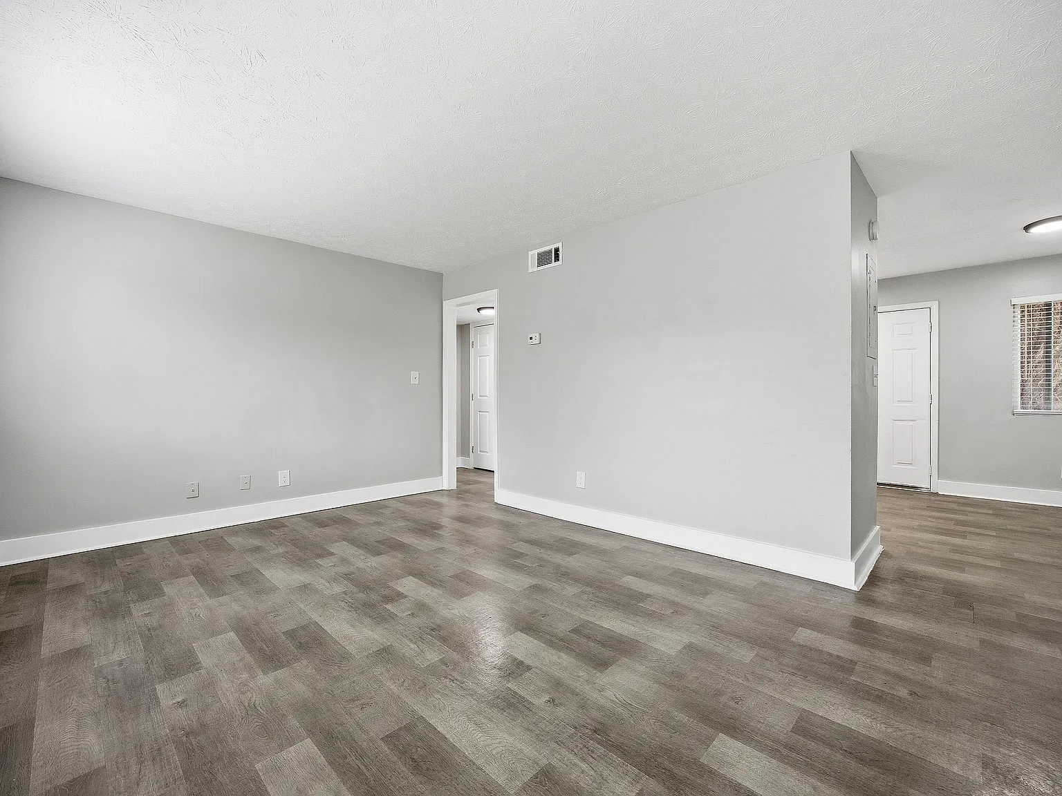 Ridgewood Apartments — Photo 4
