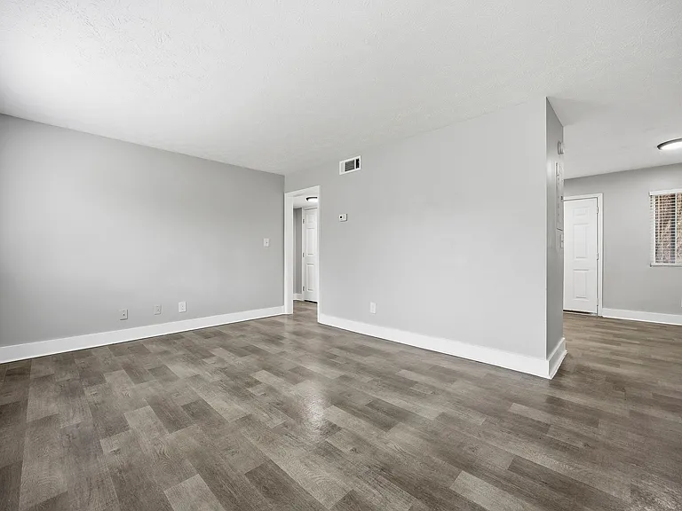Ridgewood Apartments — Photo 4