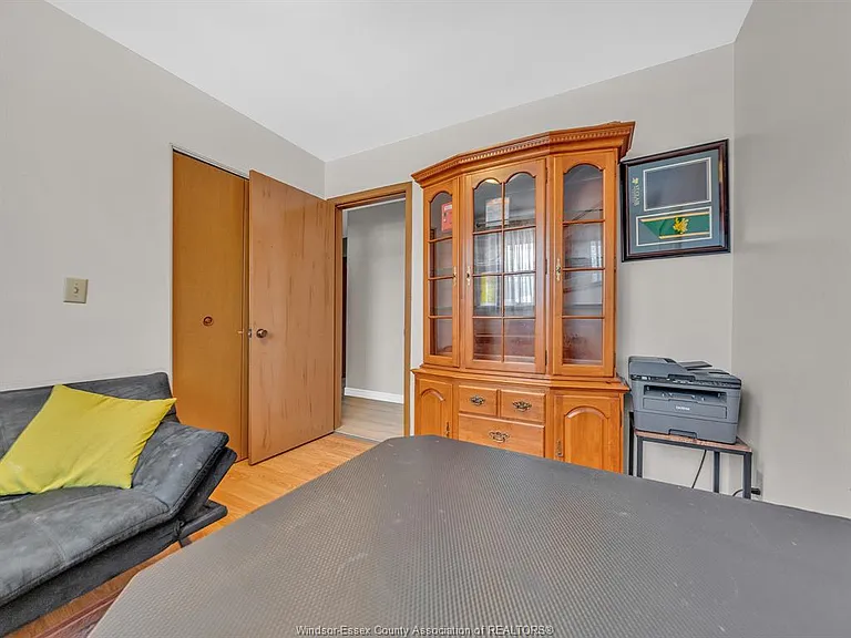 2450 McKay Ave — Photo 10