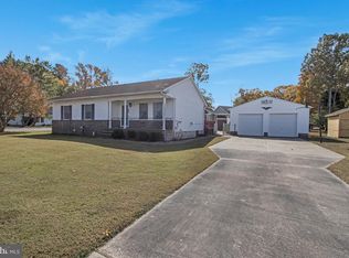 415 Serrill Ave, Ocean View, DE 19970