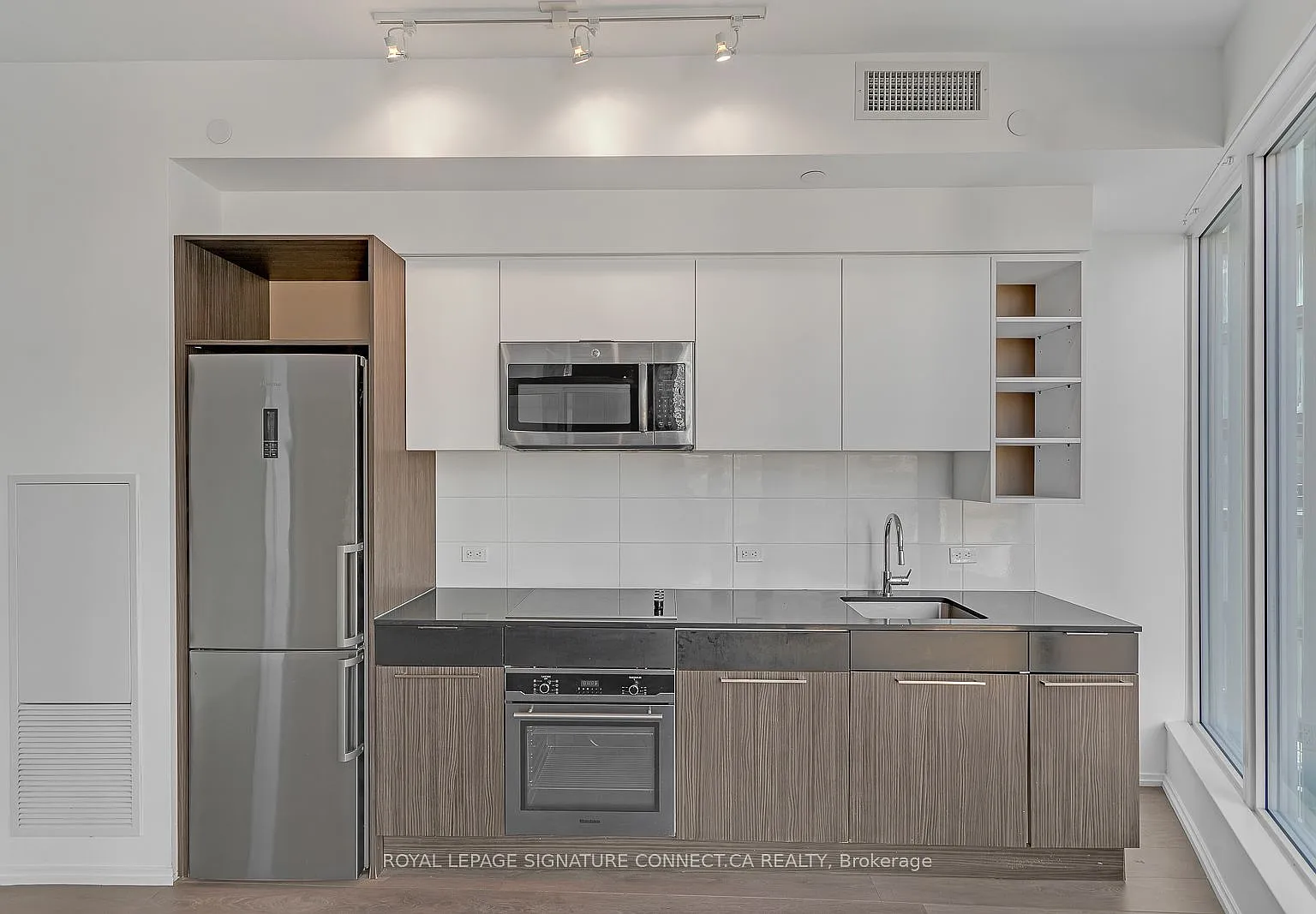Core Condo — Photo 3