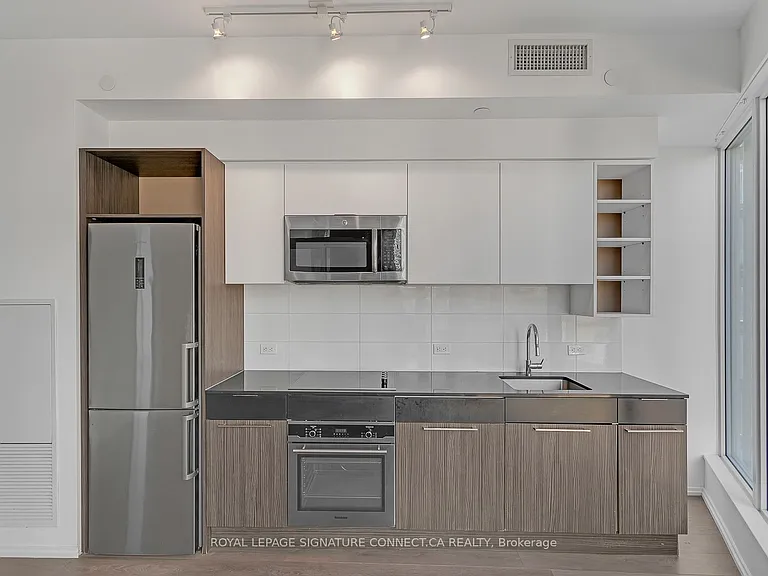68 Shuter St #908 — Photo 3