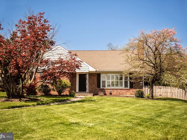 7 W Governor Rd, Hershey, PA 17033