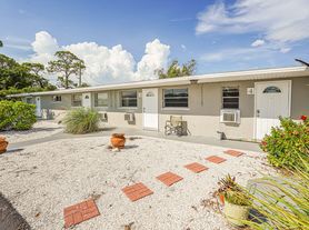 2021 Pennsylvania Ave., Unit 4, Englewood, FL 34224
