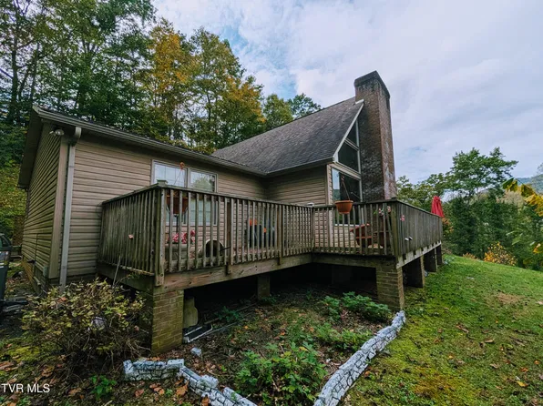 1012 Ridgeview Dr, Big Stone Gap, VA 24219