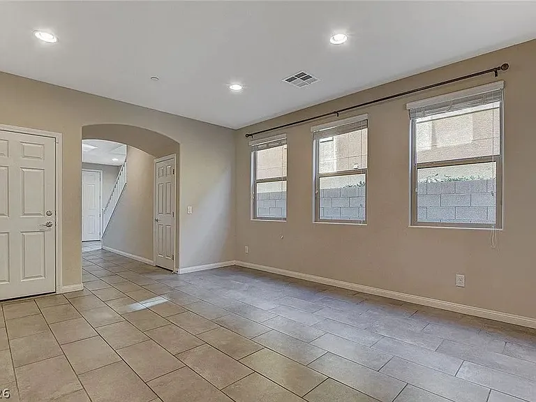 2934 Caxton Grove Dr — Photo 4