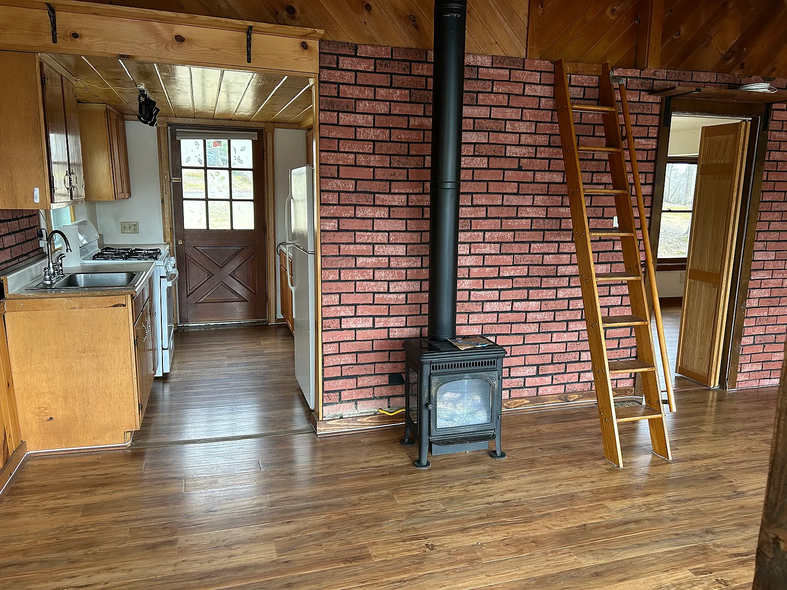 1 bed, 1028 sqft, $1,500 — Photo 2