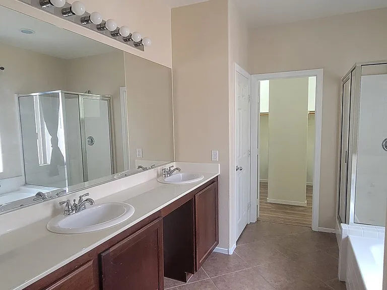 3833 Bowers Hollow Ave — Photo 13