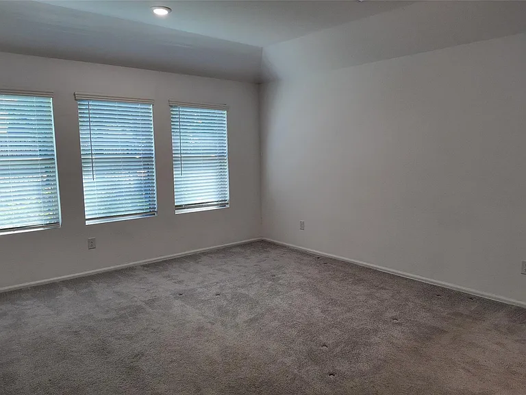 7518 Angels Landing Ln — Photo 17