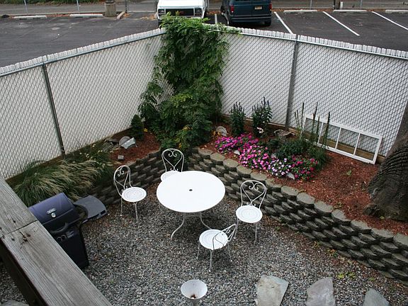 5th image of 9-11 Crawford St APT 10