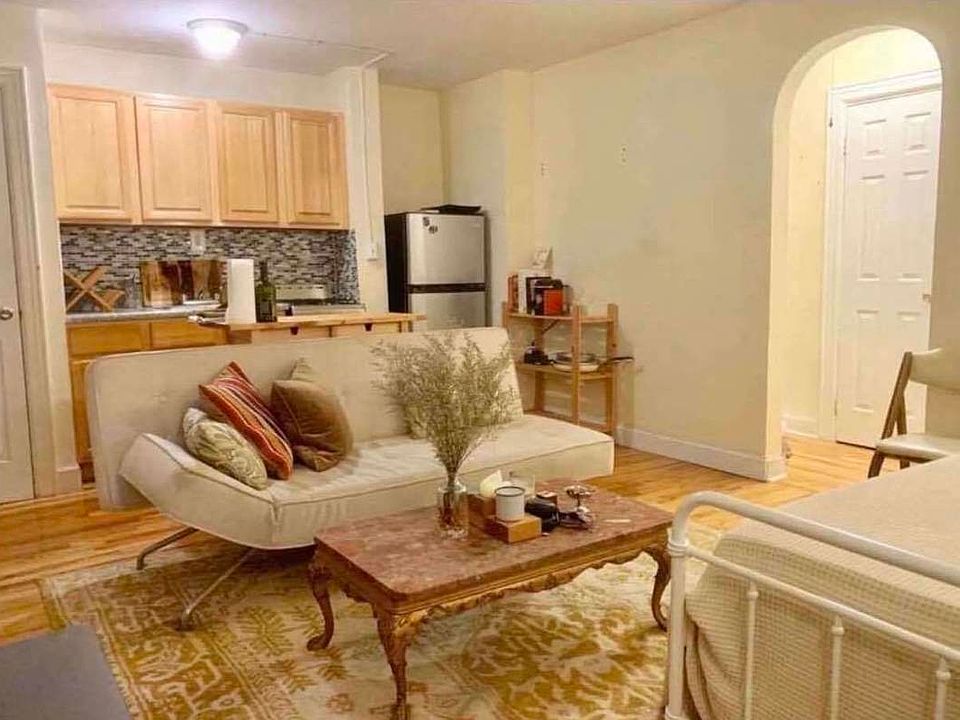 1st image of 33 Brevoort Pl #1CL