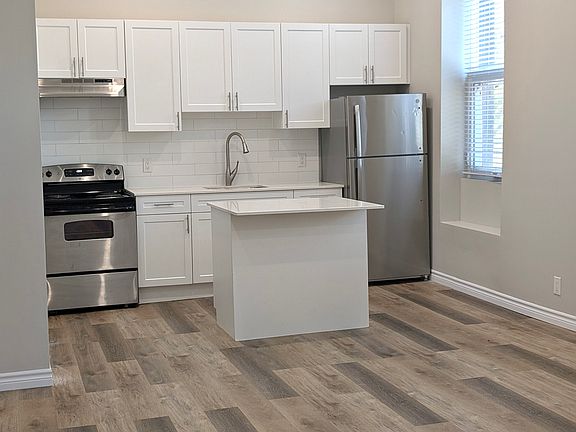 4th image of 178 Front St N #204