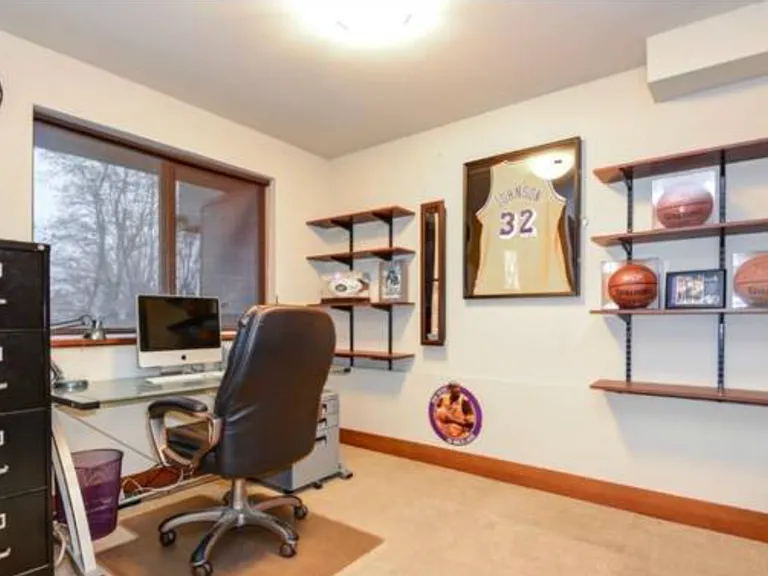 564 McGraw St — Photo 10