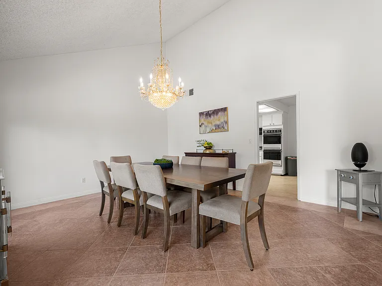 3258 Kirkham Dr — Photo 37
