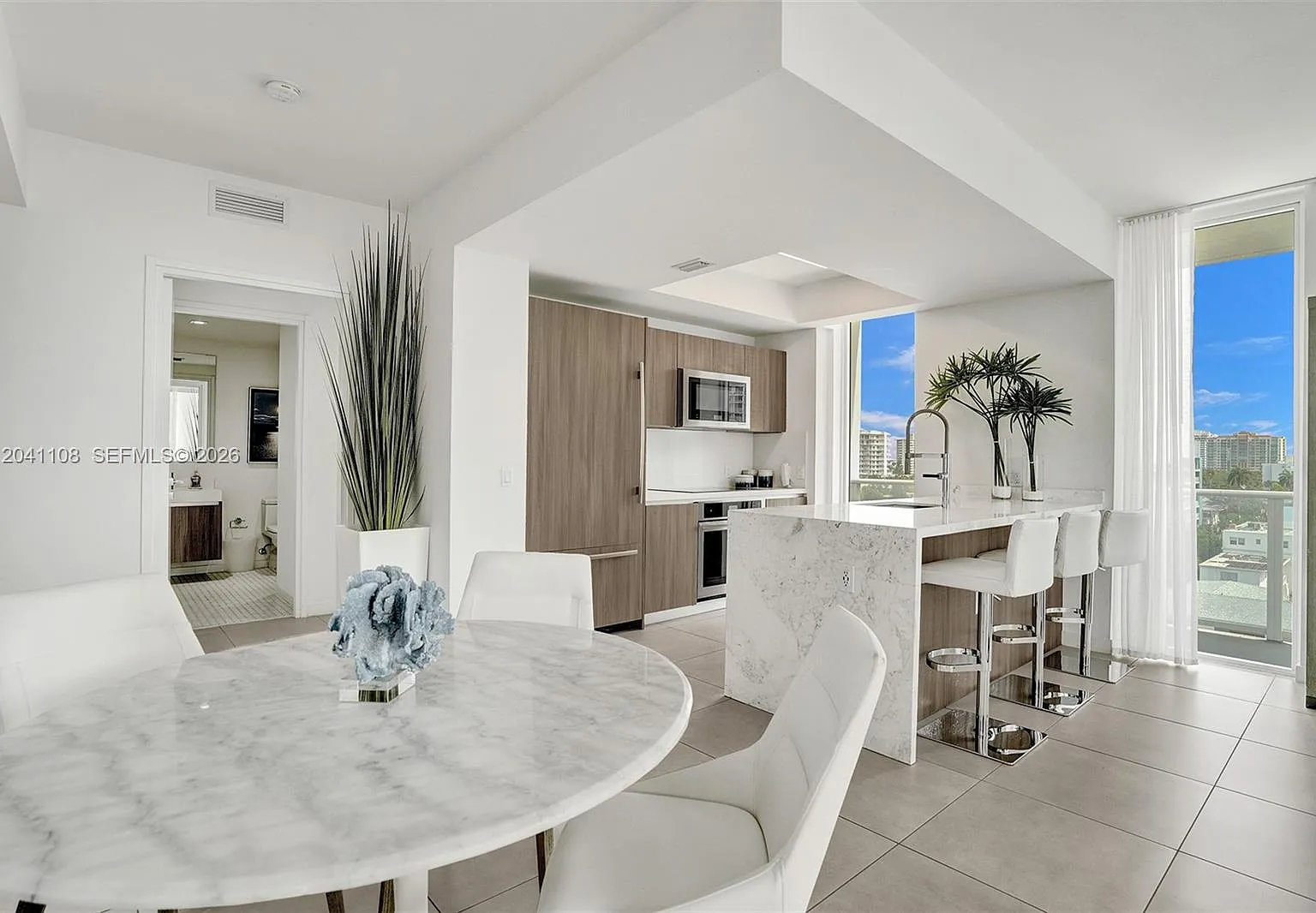 Tiffany House Condo — Photo 2