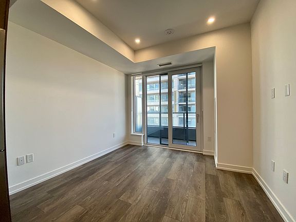 3rd image of 15 Wellington St S #1401