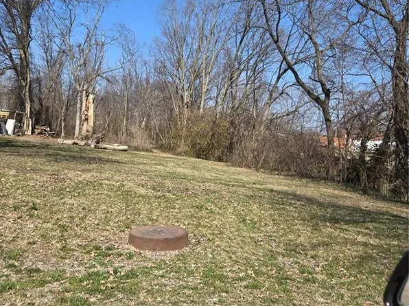 650 Sarah St, Livingston, IL 62058