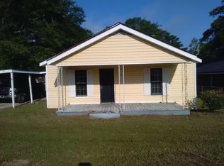 110 N College St, Claxton, GA 30417