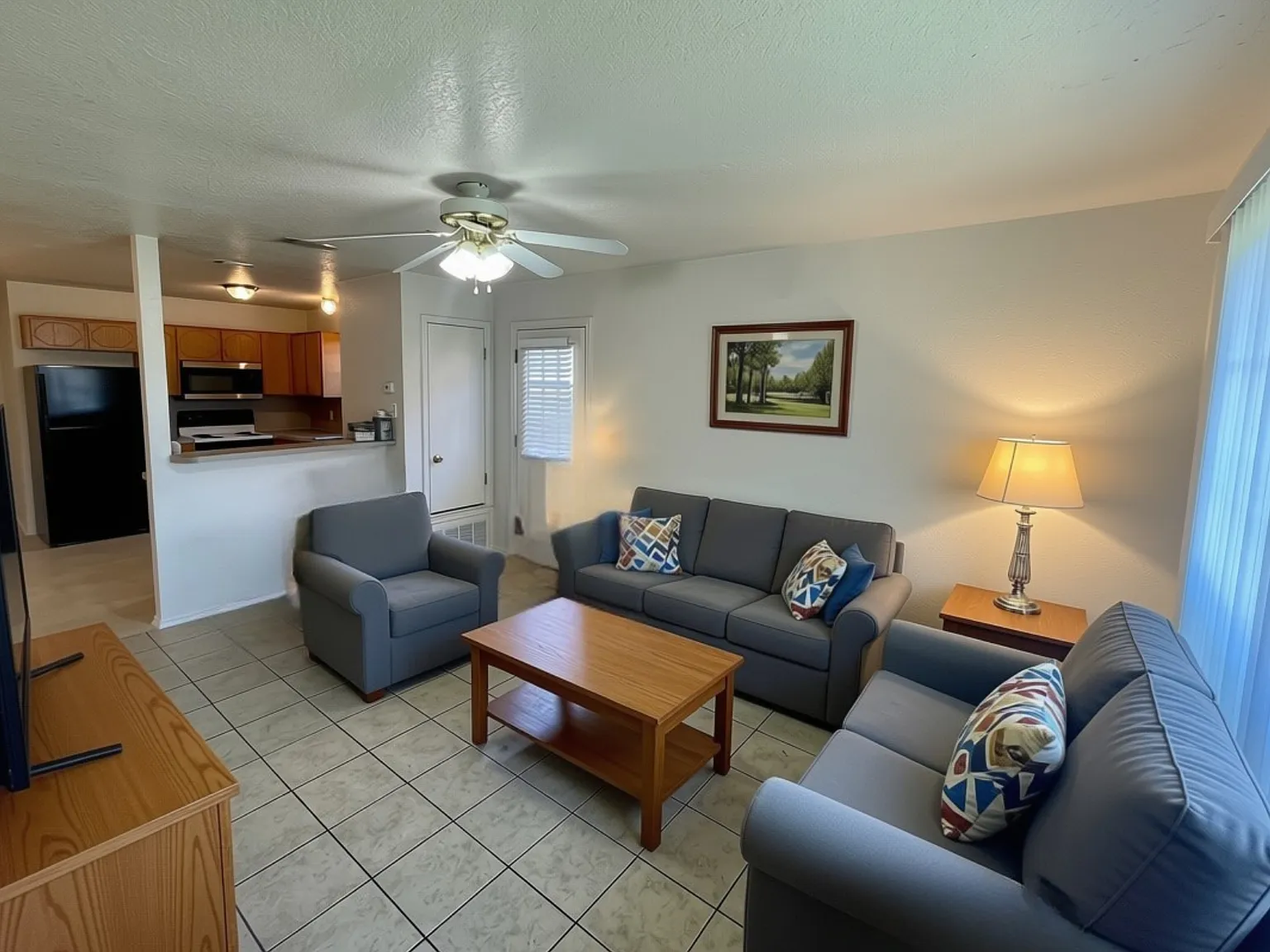 3 bed, 1100 sqft, $1,950 — Photo 2
