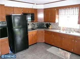 272 Bartlett St, Reading, PA 19611