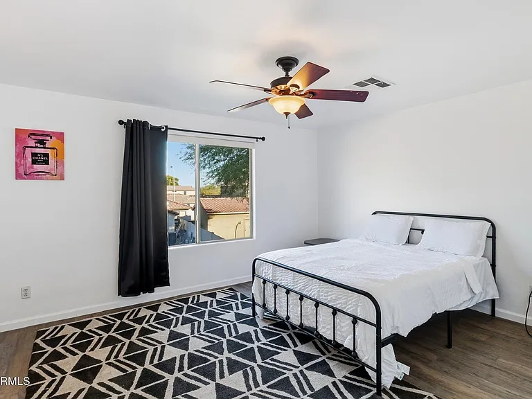220 W Beechnut Pl — Photo 28