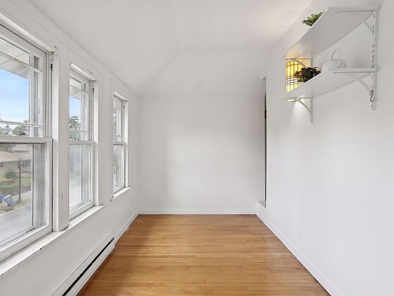 5th image of 1807 Johnson St NE