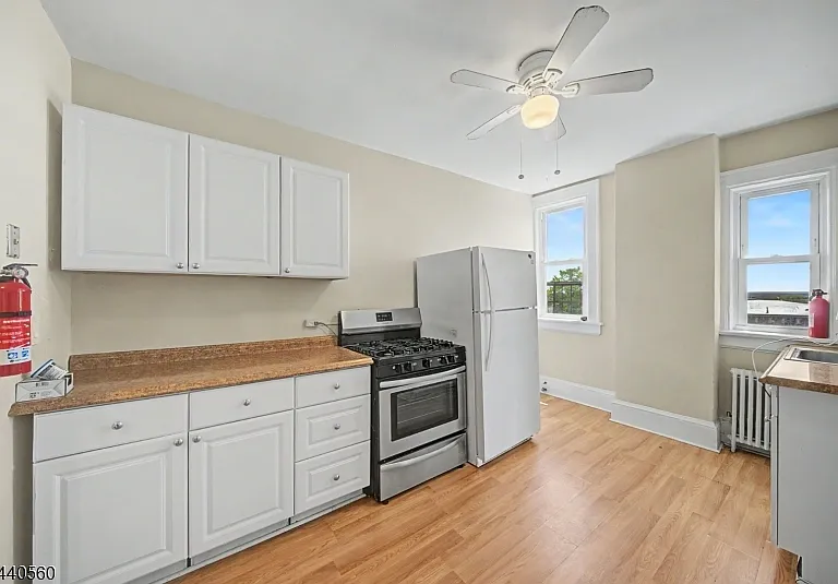 409 Main St #3F — Photo 3