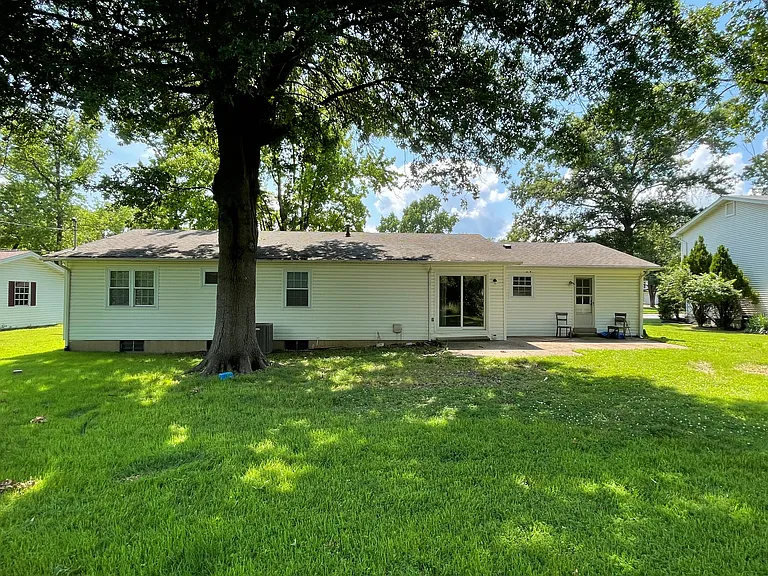 1960 Seven Pines Dr — Photo 40