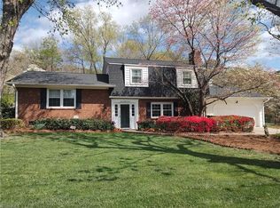 3811 Willowood Dr, Clemmons, NC 27012