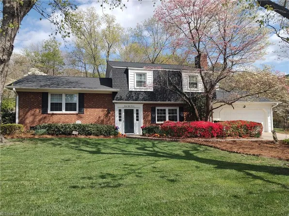 3811 Willowood Dr, Clemmons, NC 27012